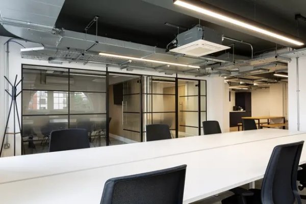 Property at 18 Farringdon Lane, London, EC1R 3AU